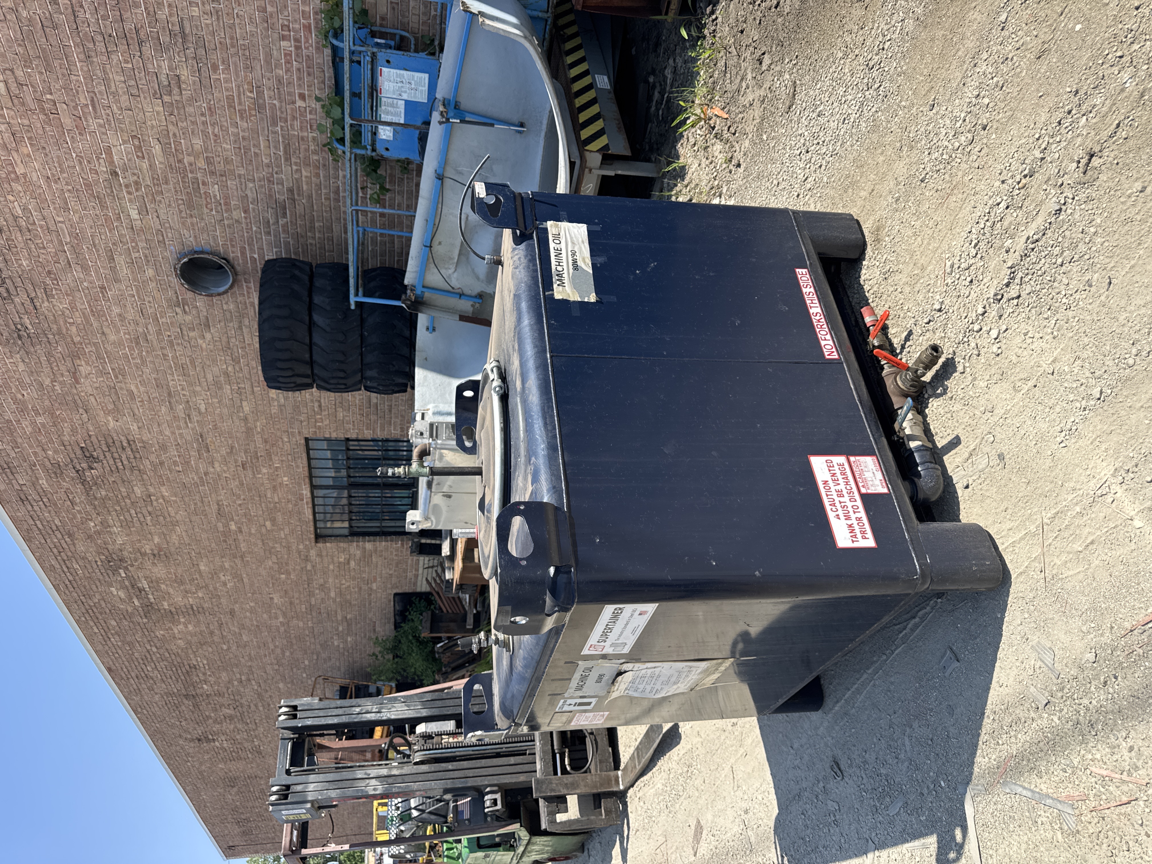 Snyder Supertainer 300 Gallon Steel Oil Tank w/Valves