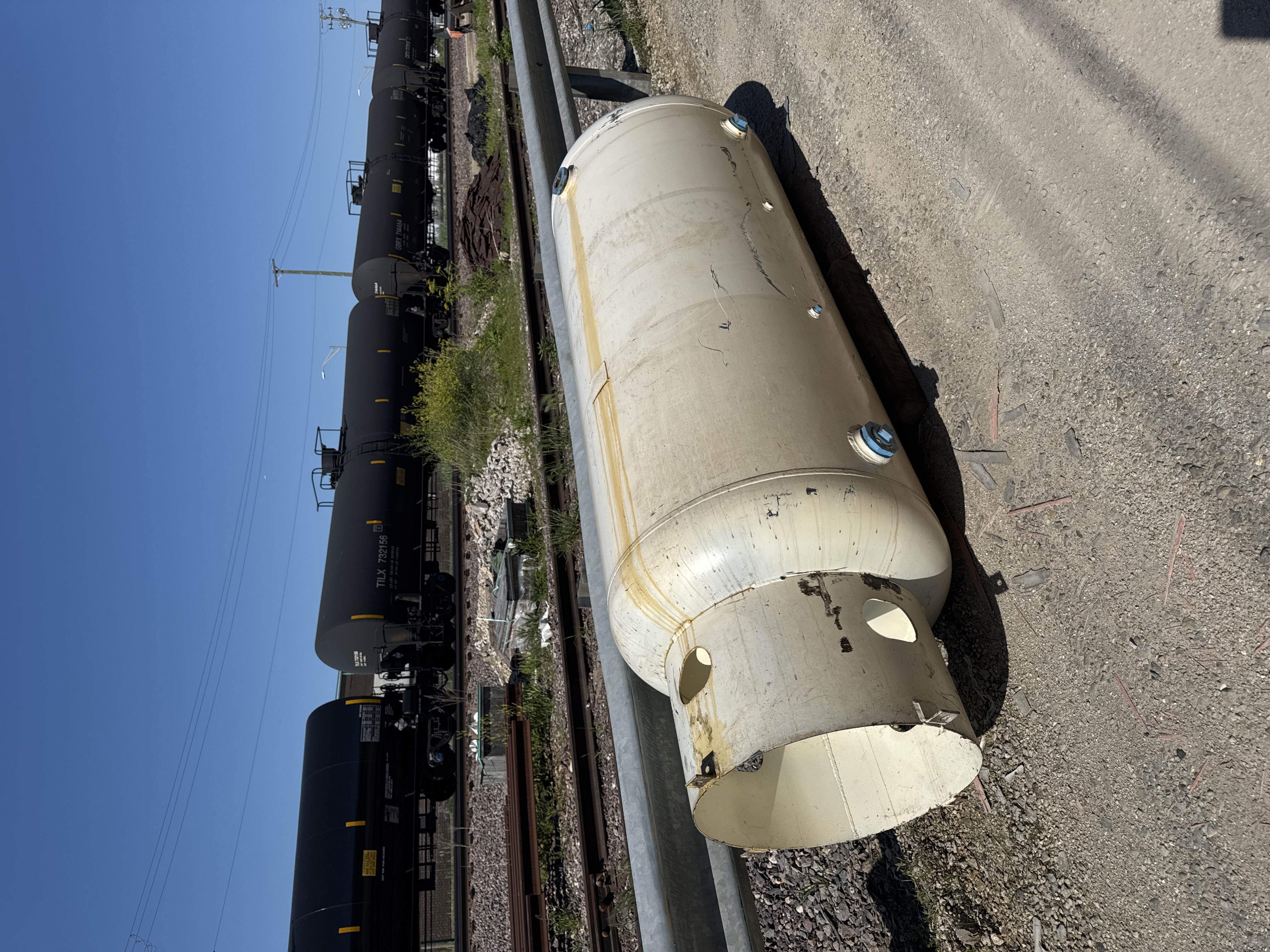 Penway ASME Vertical Air Receiver Tank 400 Gal MAWP 200 PSI,1989