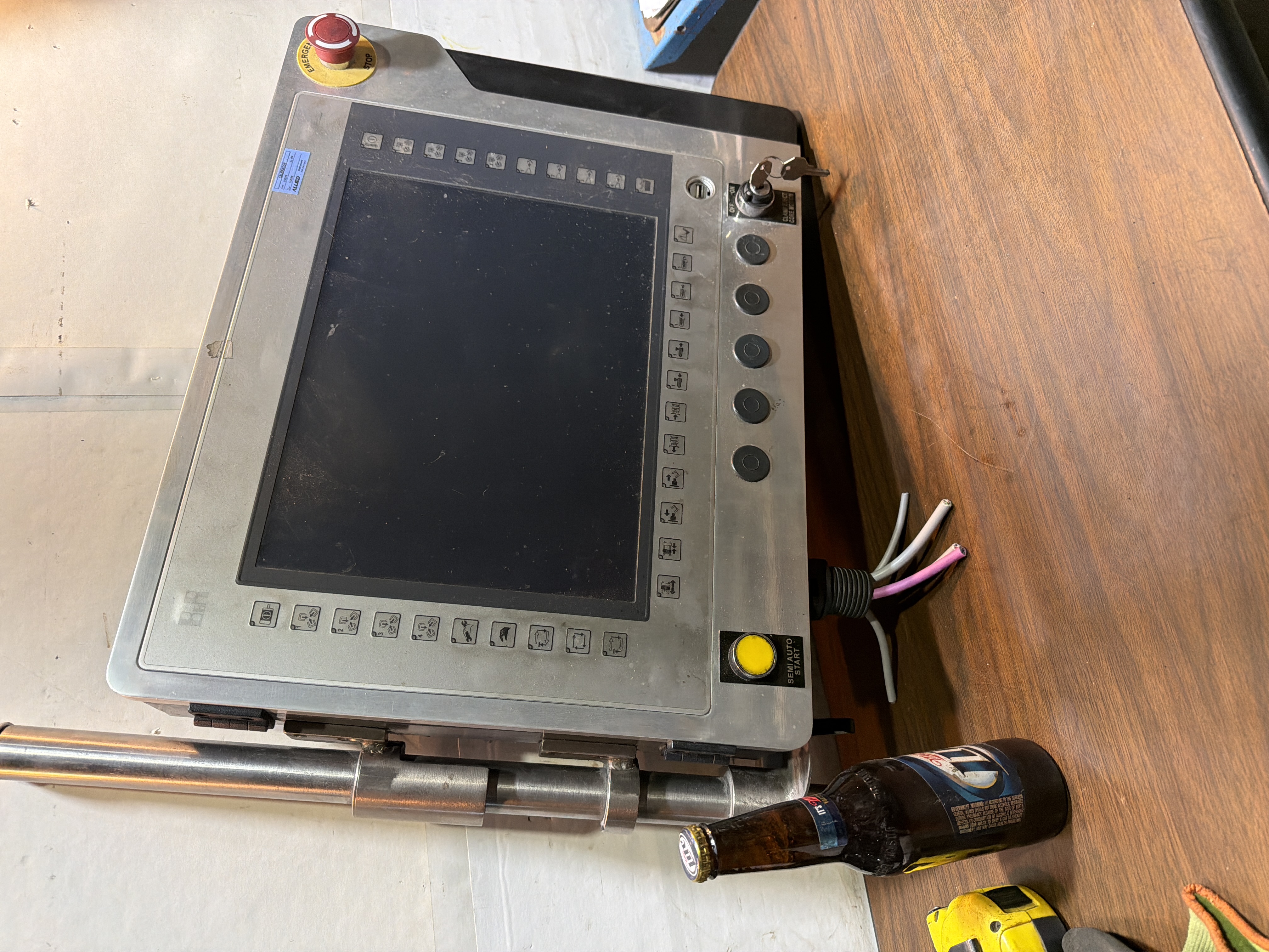 B/R Industrial HMI Operator Panel Pendant w/E-Stop/Keyswitch 15in