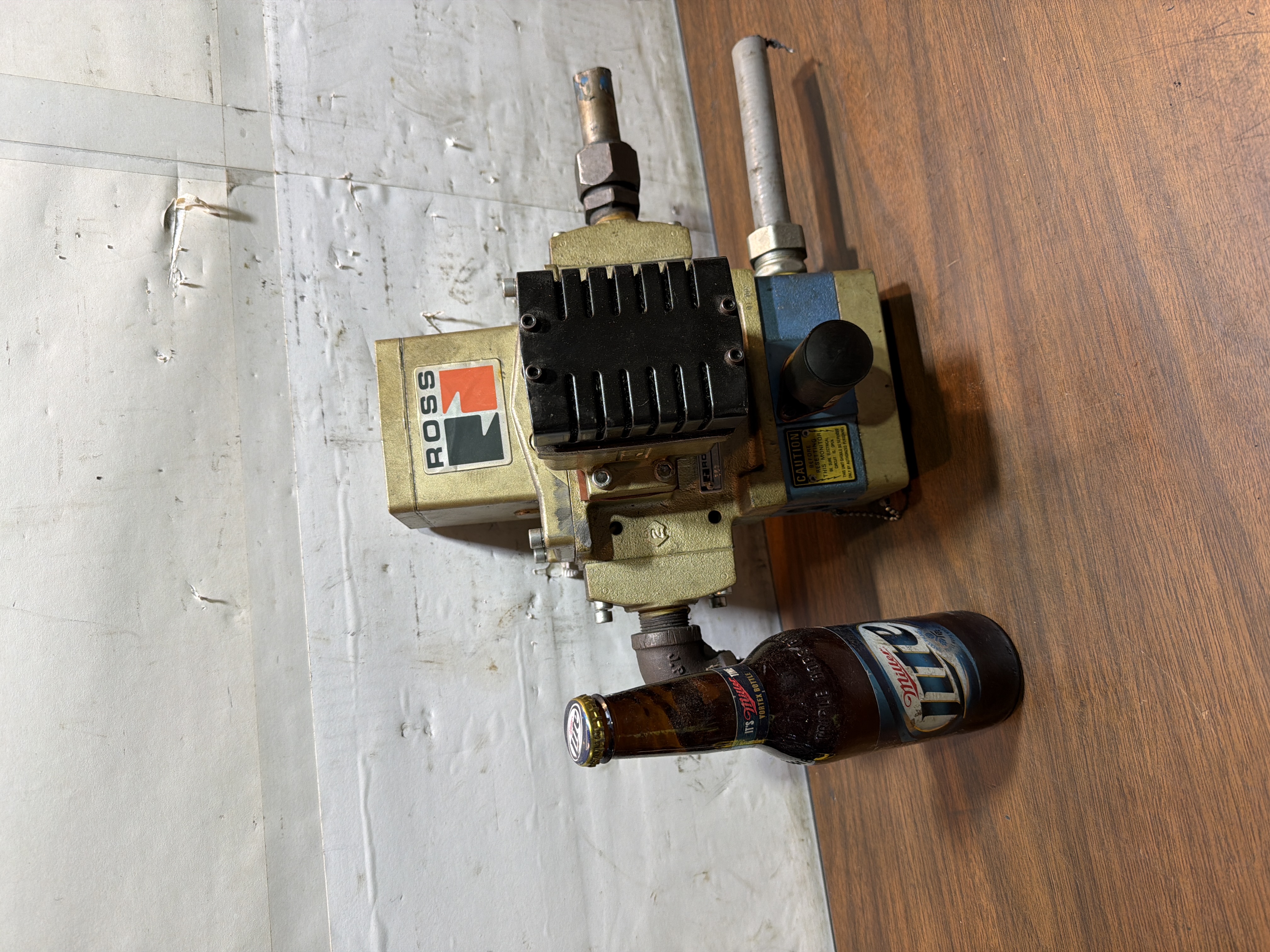 ROSS 3573A5141 Pneumatic Solenoid Valve 2-8.5 bar 110/120V