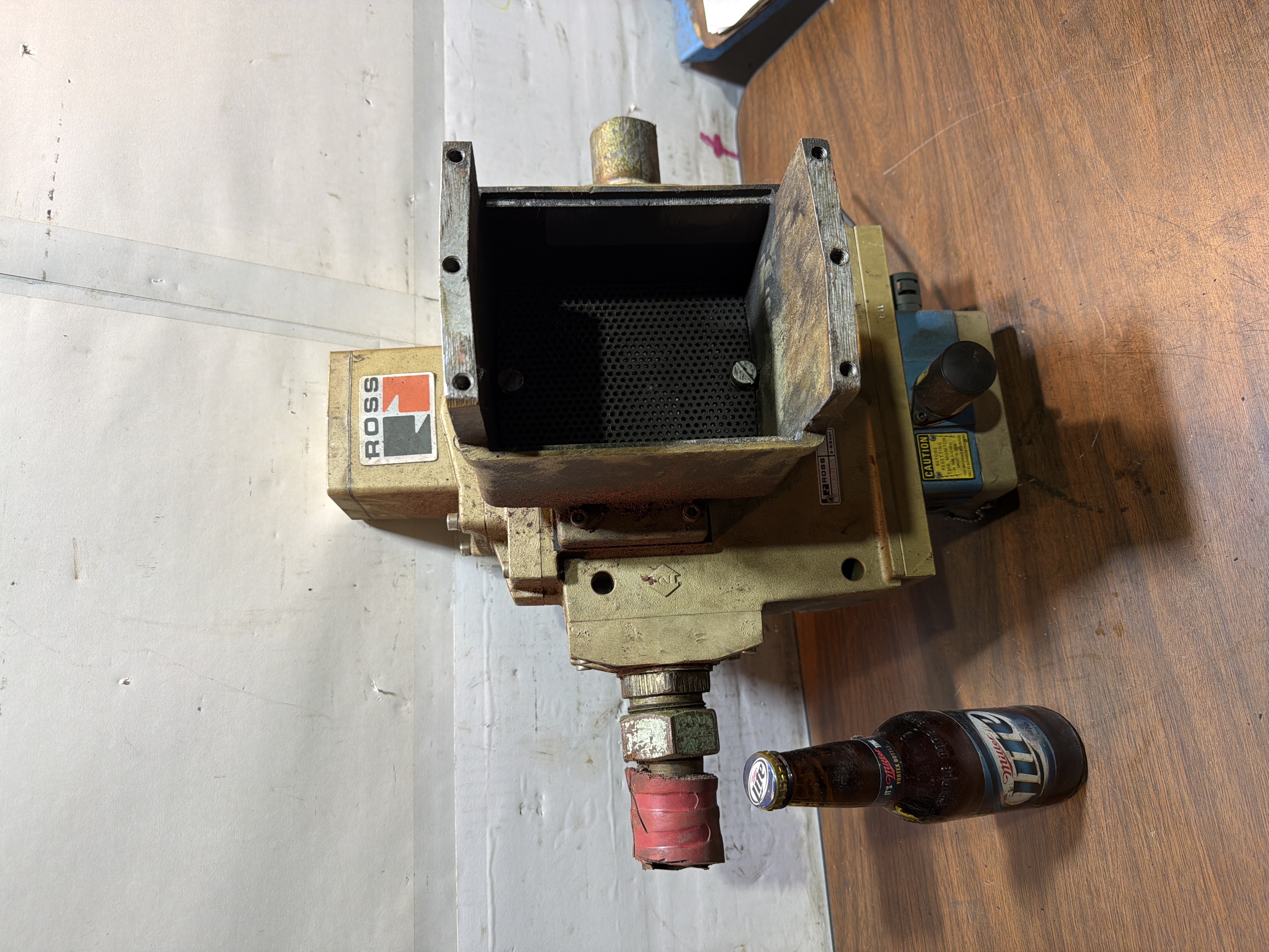 Ross D3573A8165 Pneumatic Solenoid Valve 24VDC 2-8.5 Bar Industrial