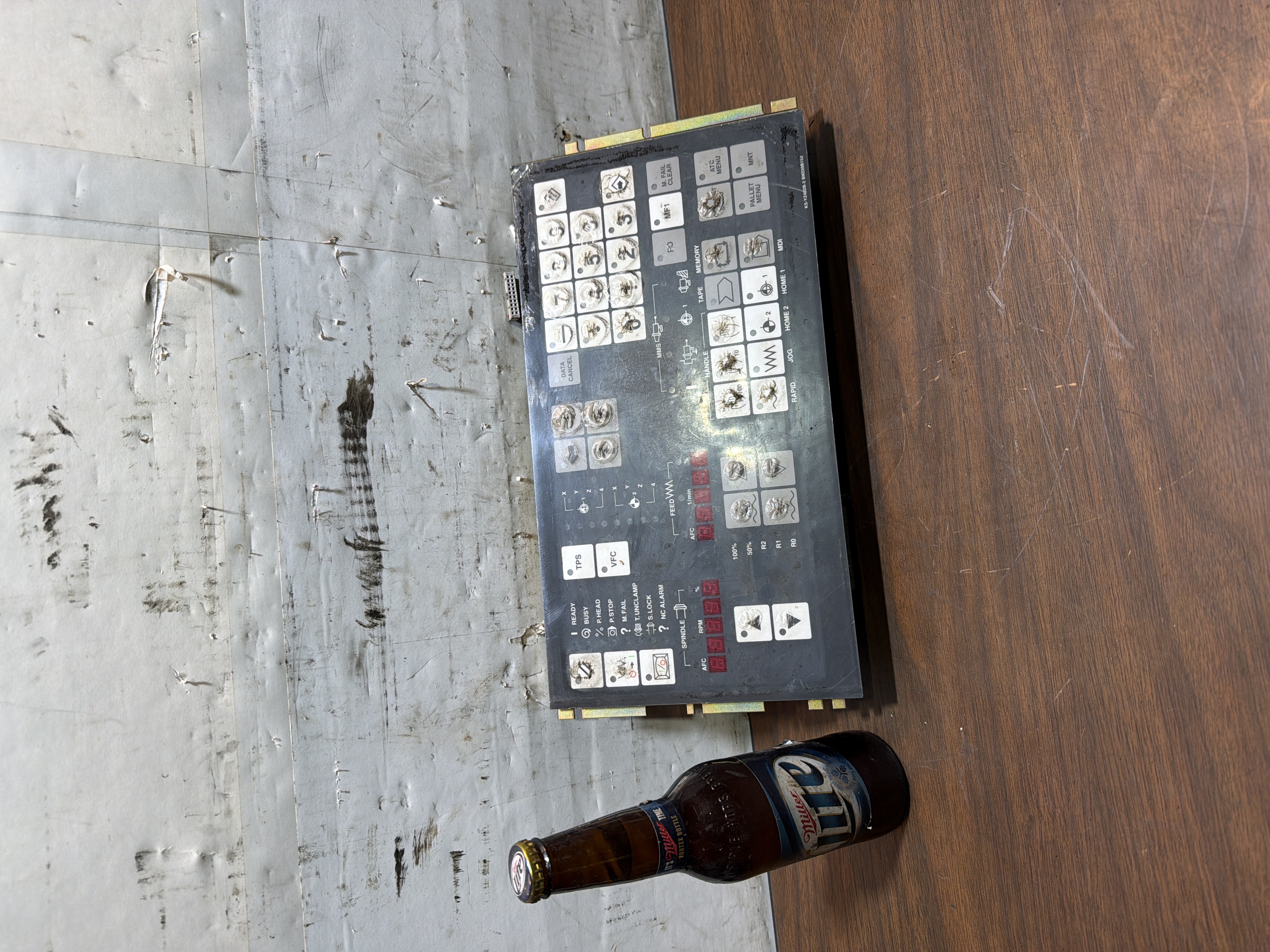 Mitsubishi Mazak CNC Operator Panel KS-YZ402B-2 BN330B152 MC221A