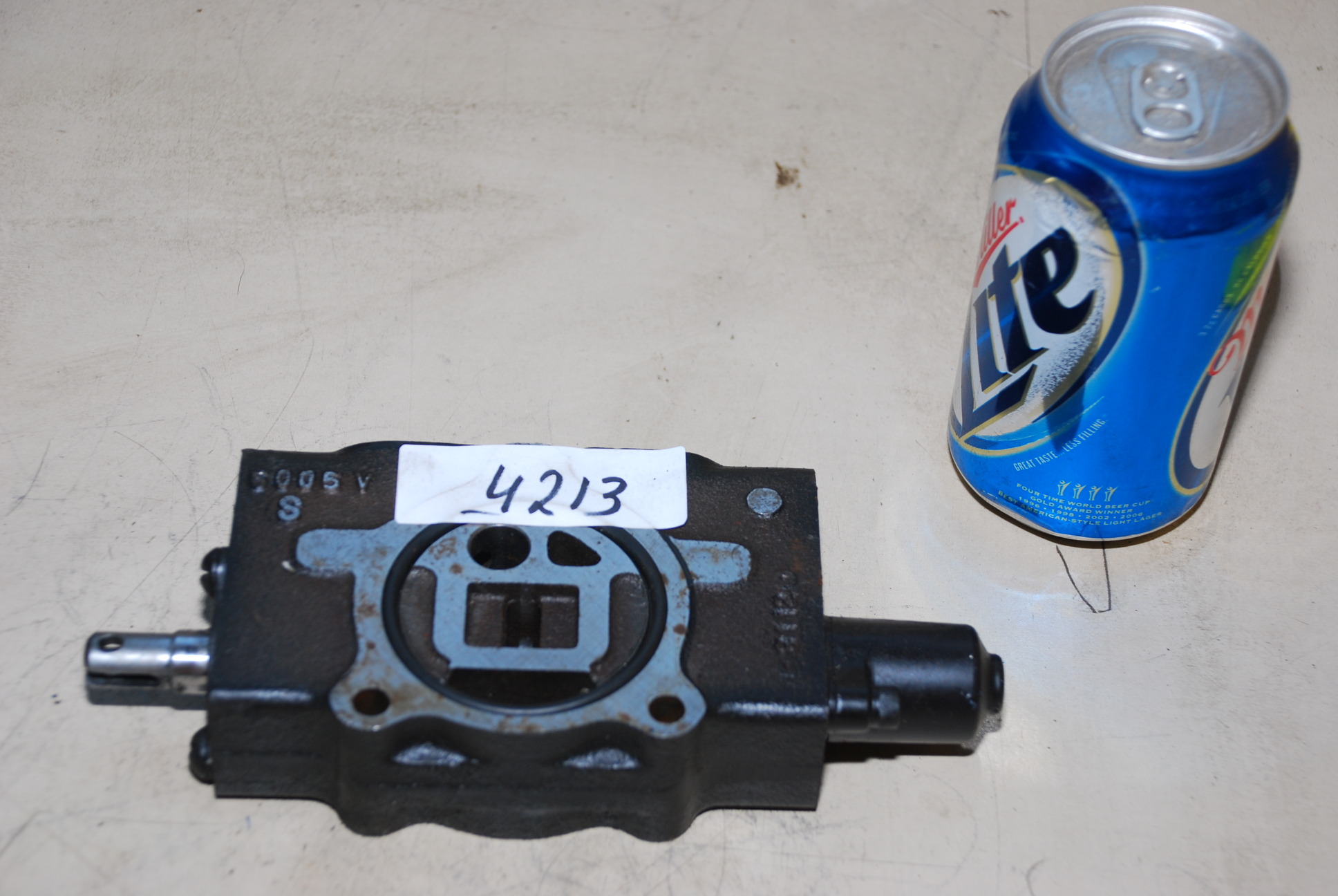 NEW, Cast Iron Hydraulic spool Valve 5005-V forklift hyster