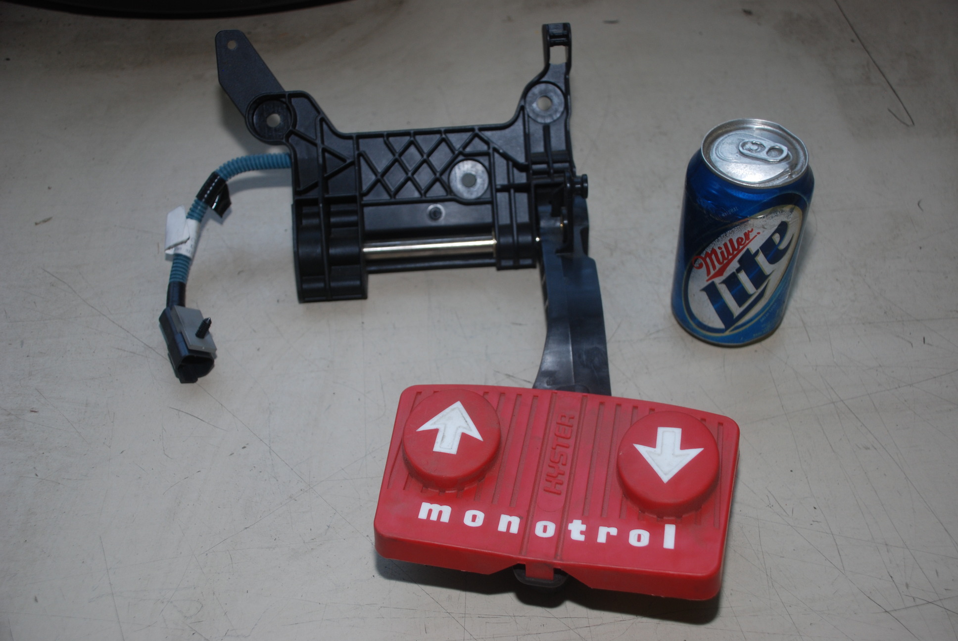 NEW, Hyster Forklift Monotrol Foot Pedal 8528191