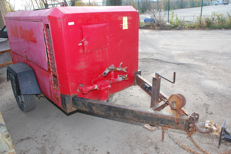 250 CFM Ingersoll Rand P250WJD Diesel Tow Behind Compressor, 1277 Hrs