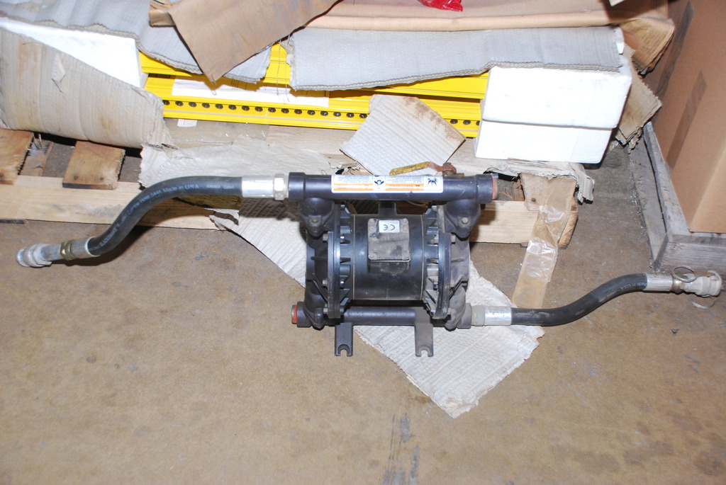 Graco Husky 1040 Diaphragm Pneumatic Pump 236265 for Petroleum Product