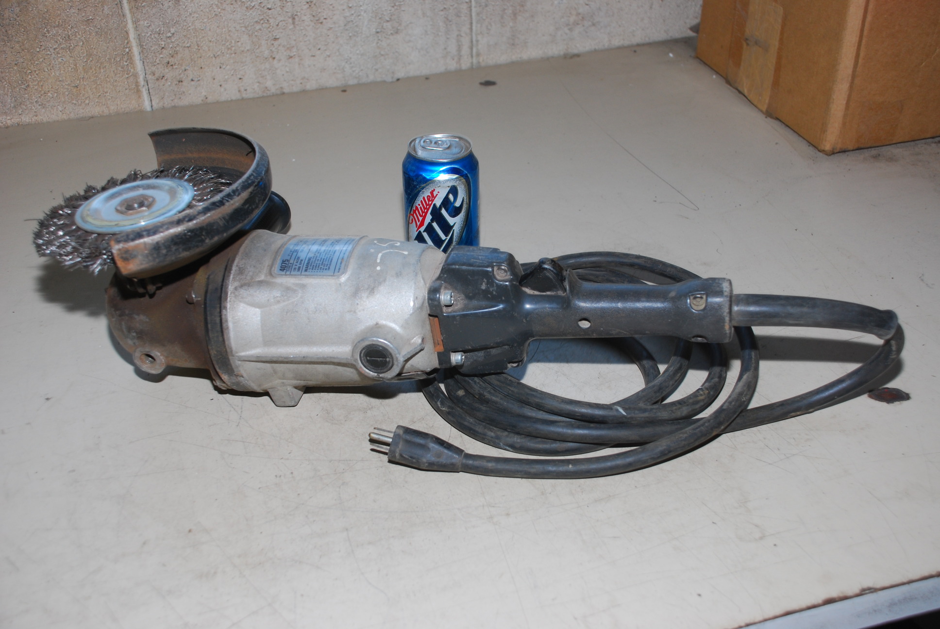 Black and Decker Heavy Duty 4075 Angle Grinder Sander 7"/9" Wildcat