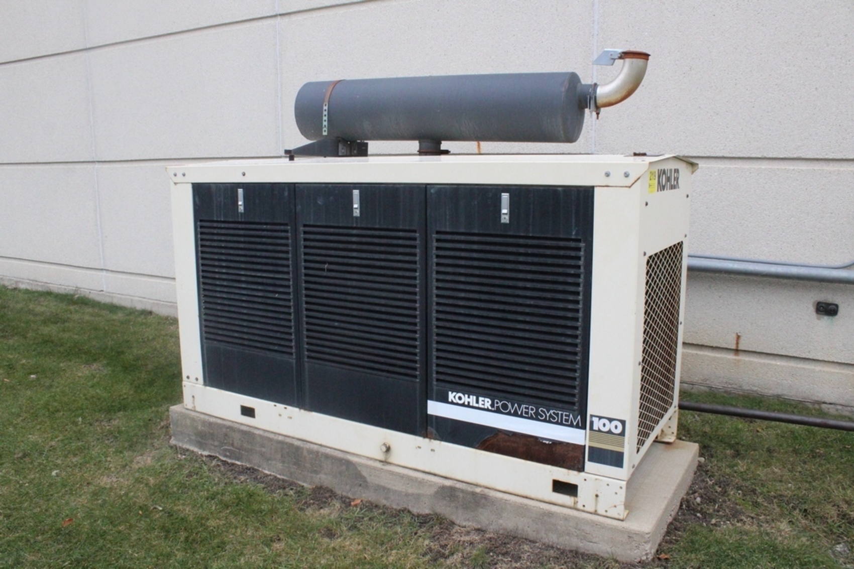 KOHLER MODEL 100 100RZ 125 KVA NATURAL GAS FAST RESPONSE GENERATOR.