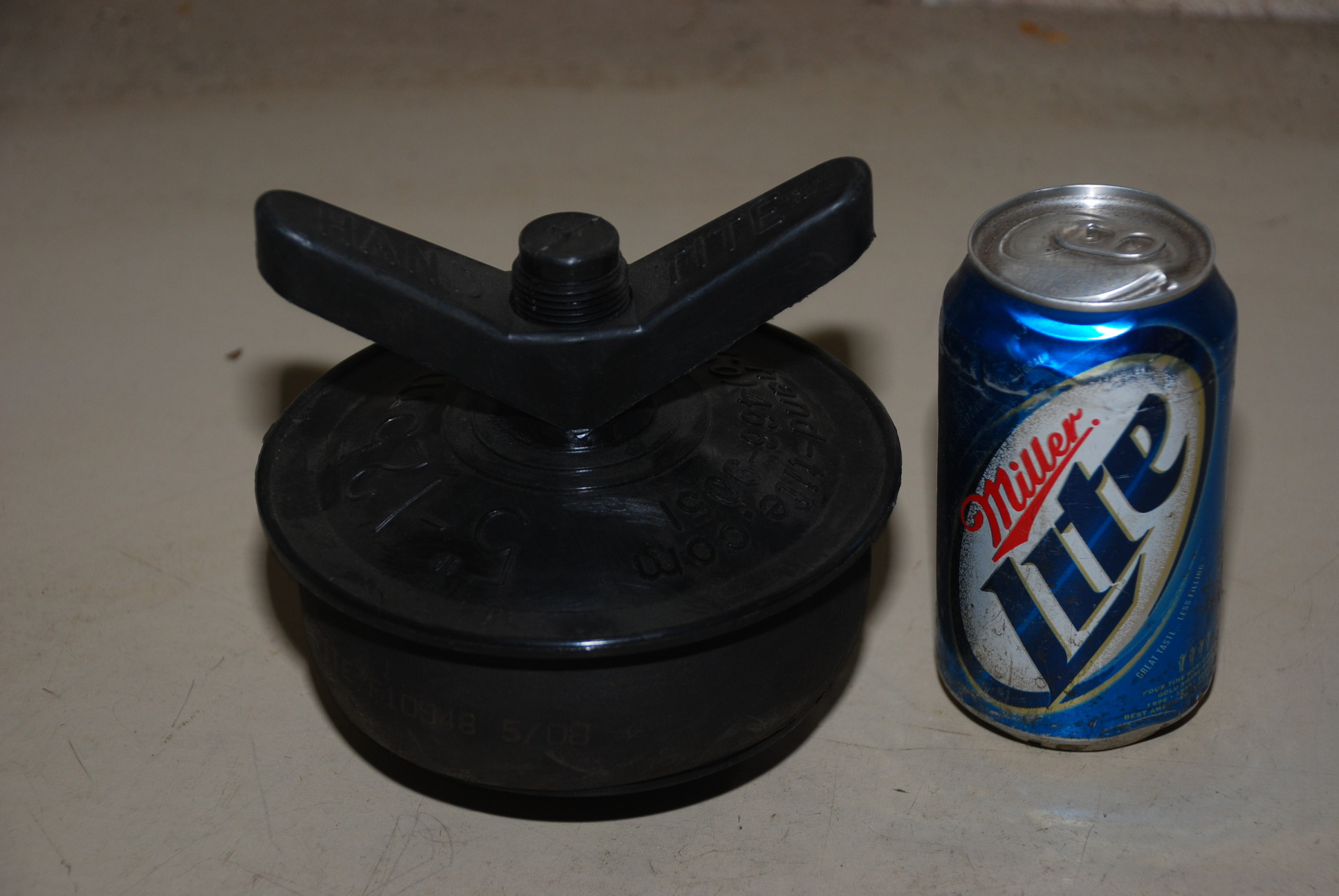 NEW, Tennant Scrubber 1022370 Expandable Drain Plug 4.756.00